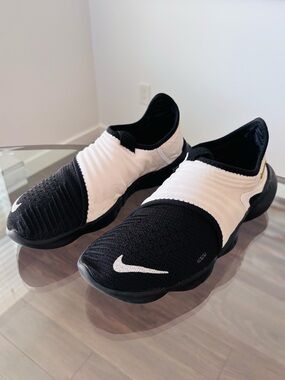 NIKE Free RN Flyknit 3.0 Slip On Running Shoes Black White Size 9